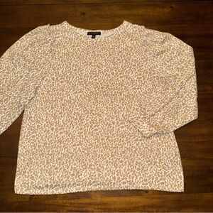 Banana Republic Women’s Leopard Print White Tan Puff Sleeve Sweater Ruffle XL